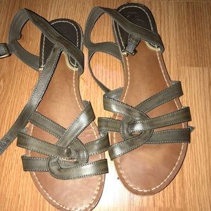 American eagle sandals